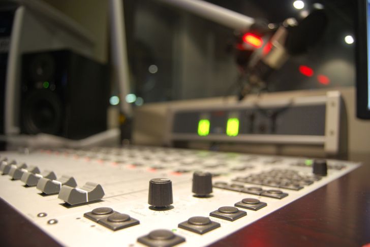 En mayo el Enacom definiría las emisoras de FM que pueden seguir al aire