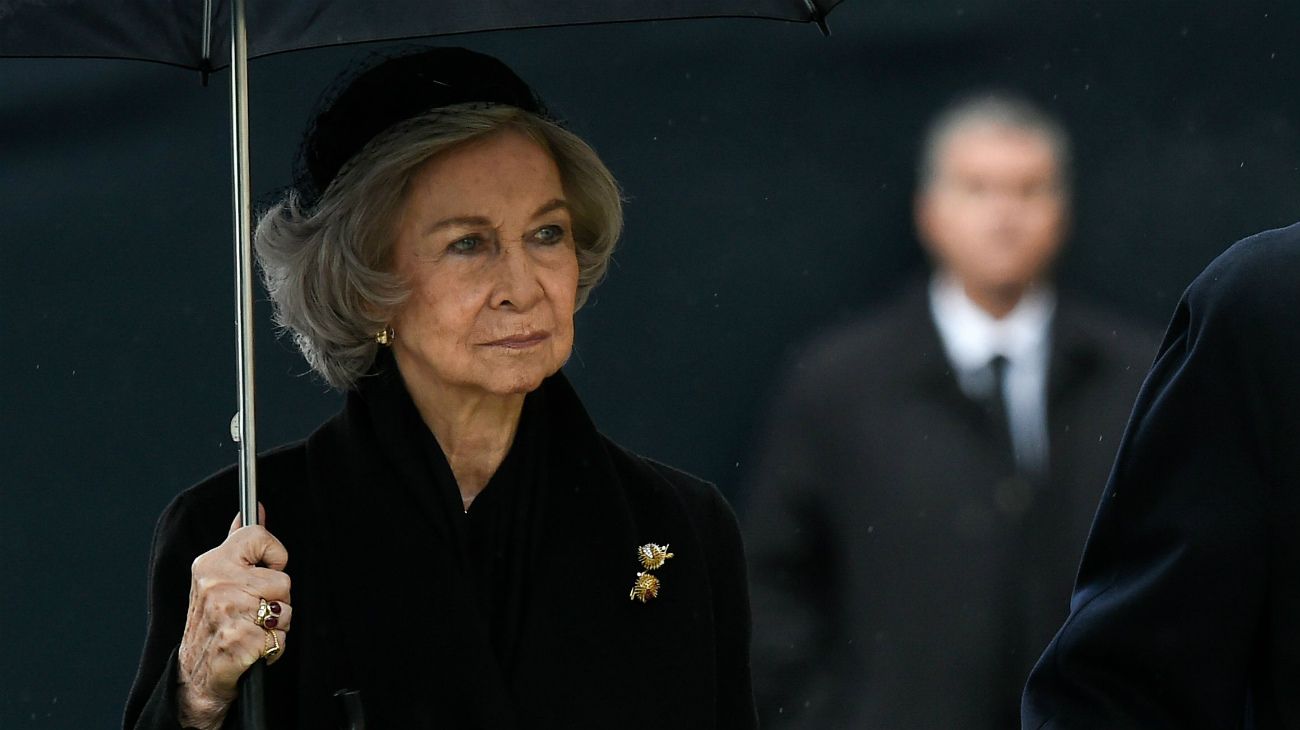 La reina Sofía se convirtió en el pilar de una familia que se desmorona