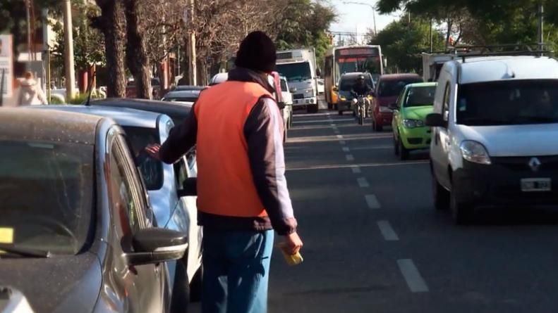 Dudas en torno a las empresas que se quedarán con el estacionamiento medido en Córdoba
