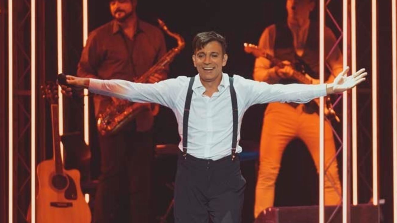 Martín Bossi volvió a la calle Corrientes con un show que hace reír y deja pensando