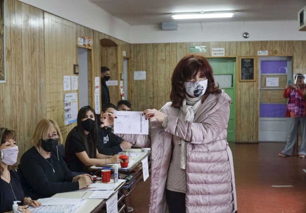 Las PASO de Cristina Kirchner: del baile viral al silencio por la doble derrota electoral y las culpas a Alberto Fernández
