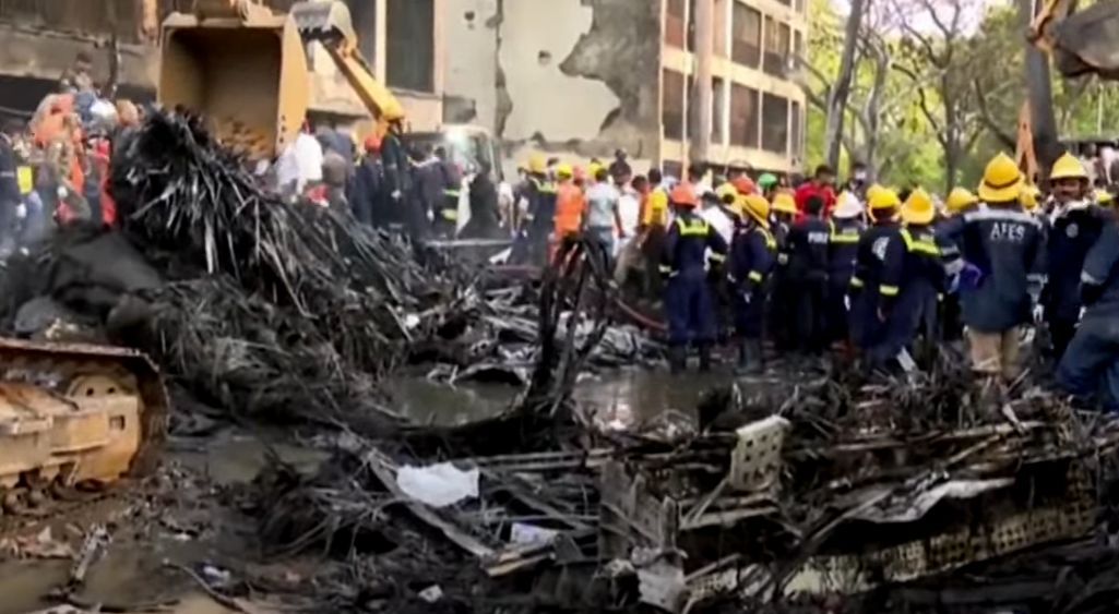 Tragedia aérea en la India: detalles del área urbana donde impactó el avión