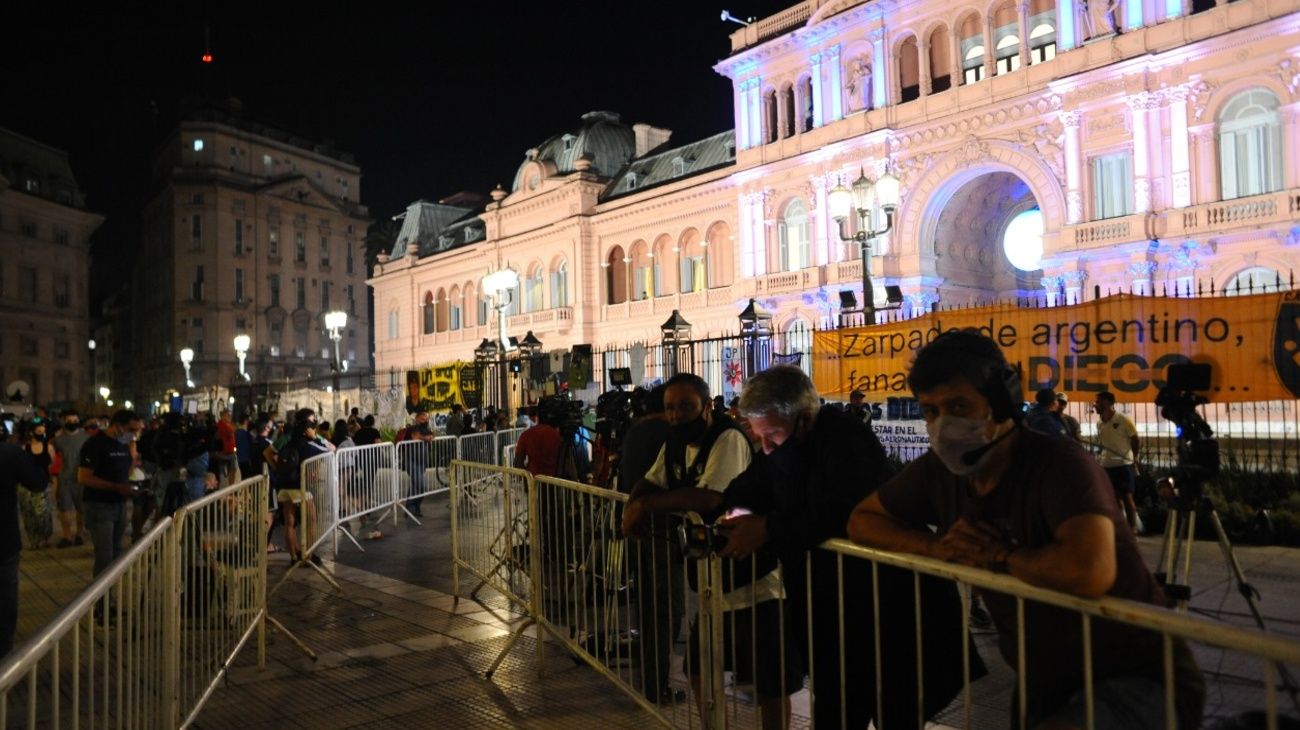 Adiós a Diego Maradona: La Casa Rosada abre sus puertas a una multitud