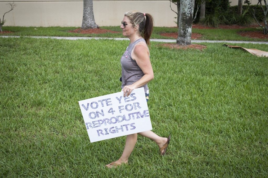 Siete estados de EEUU, entre ellos Nueva York, protegieron el derecho al aborto ante el golpe de Florida