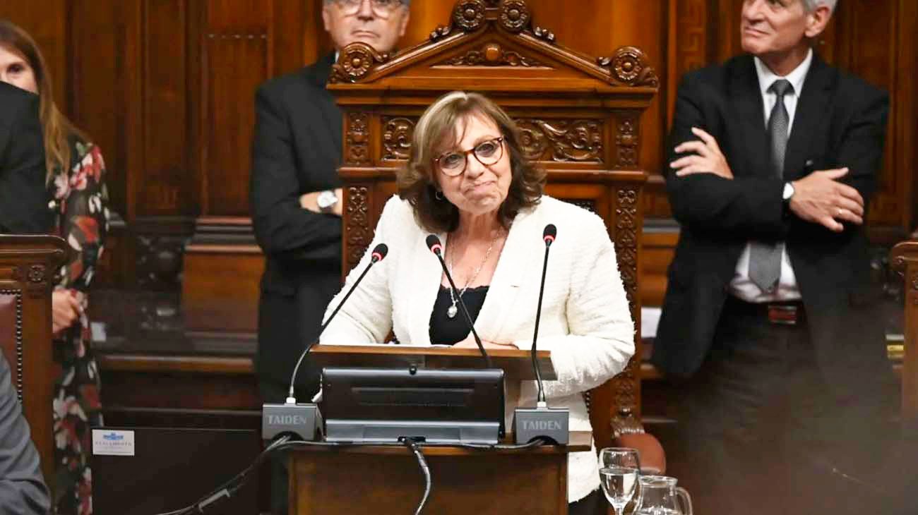 Tan cerca, tan lejos