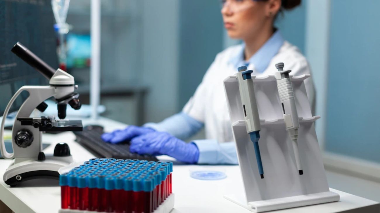 Los bioquímicos comienzan a cobrar copagos de $3000 a los afiliados de las prepagas