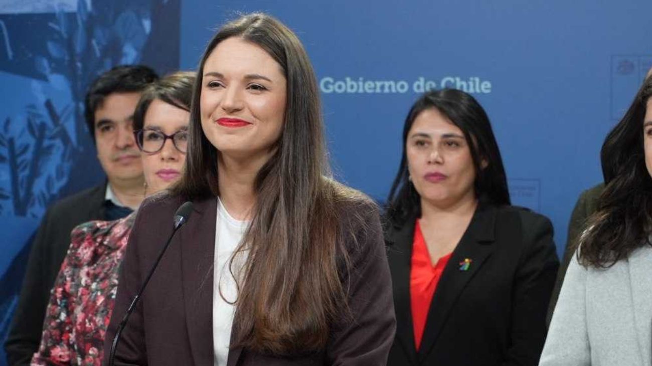 La primera dama chilena que abolió el cargo: ¿Quién es Irina Karamanos?