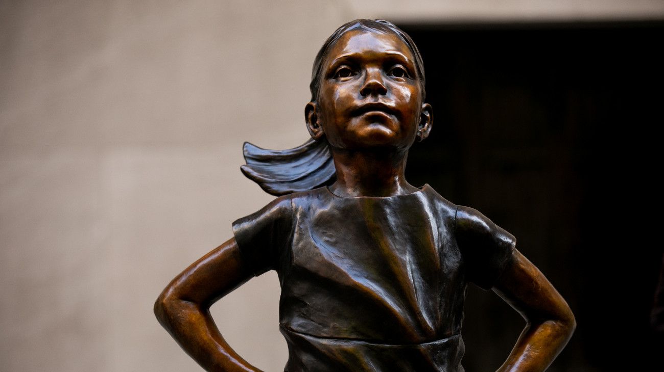 "La niña sin miedo" de Manhattan vuelve al centro de la controversia