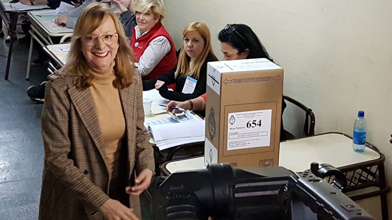 Votó Alicia Kirchner y destacó la normalidad de los comicios