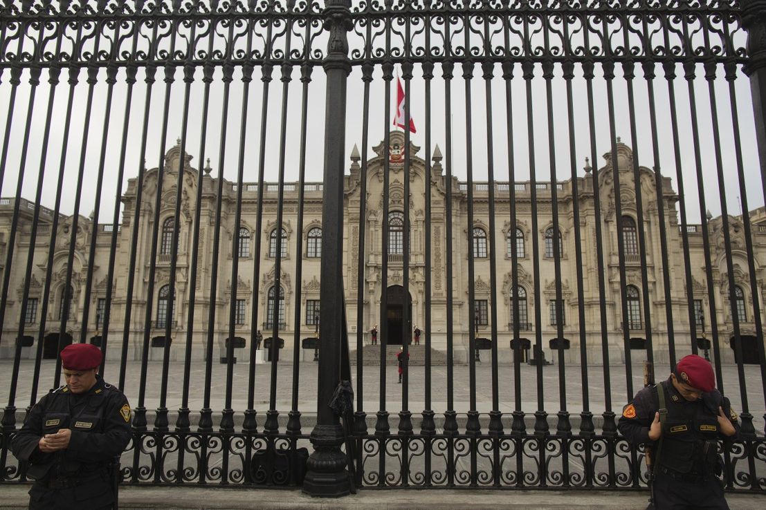 Ante amenaza de disolución, el Congreso de Perú aprobó las reformas contra la corrupción