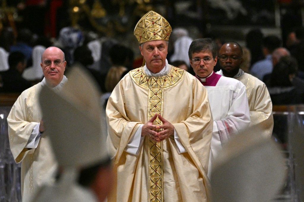El cardenal español Ángel Fernández Artime, una opción de continuismo de Francisco