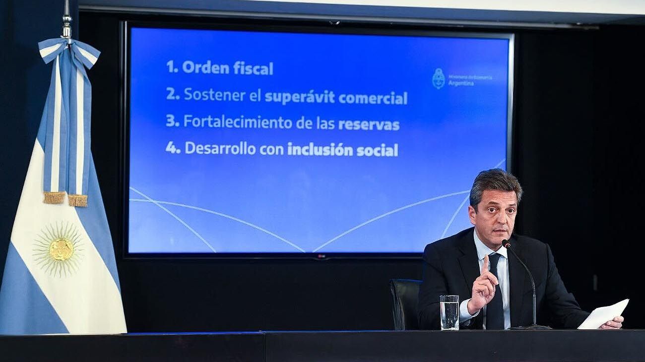 Sergio Massa congela las contrataciones en el Estado