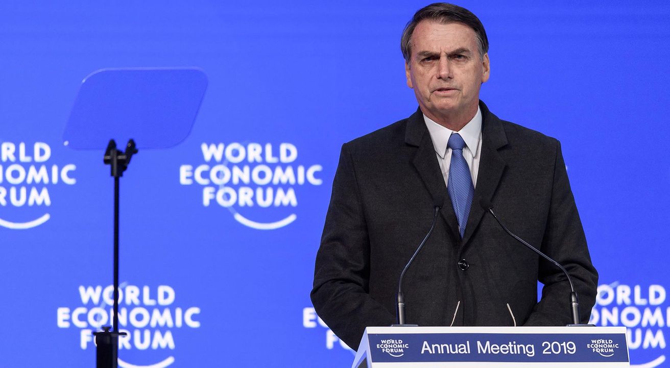Bolsonaro muestra tono más equilibrado en Davos