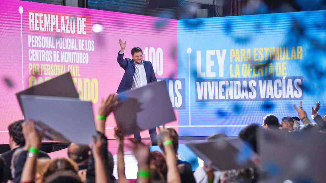 En la Ciudad, Santoro unifica discurso con Massa