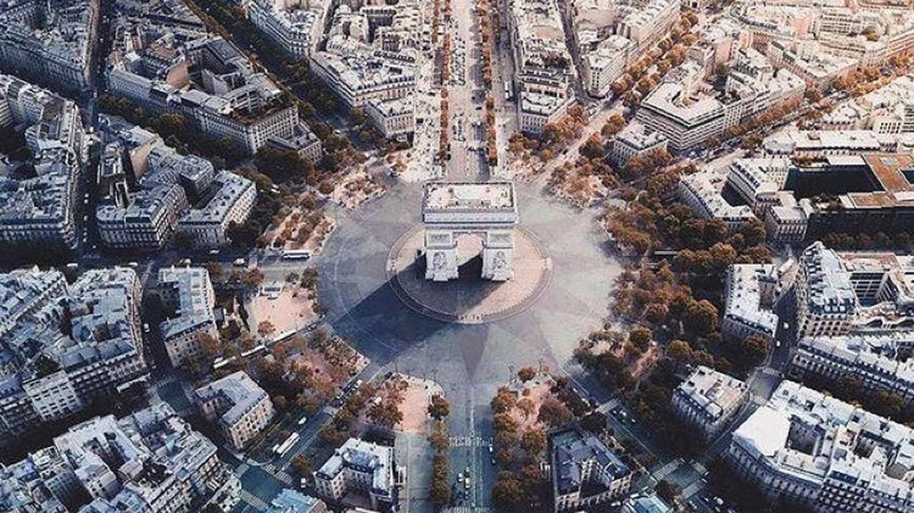 El 29 de julio de 1836 se inauguró el Arco de Triunfo de París