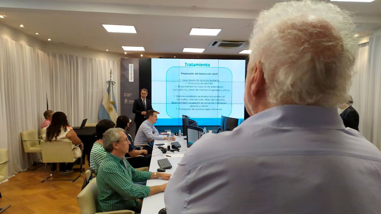 Coronavirus: darán $30 mil extra a médicos y enfermeros para incentivarlos a trabajar