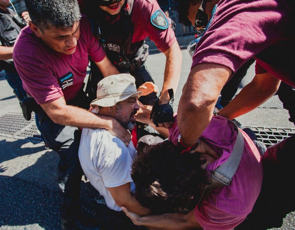Liberaron al fotógrafo de Página/12 detenido: "Recibí golpes de todo tipo"