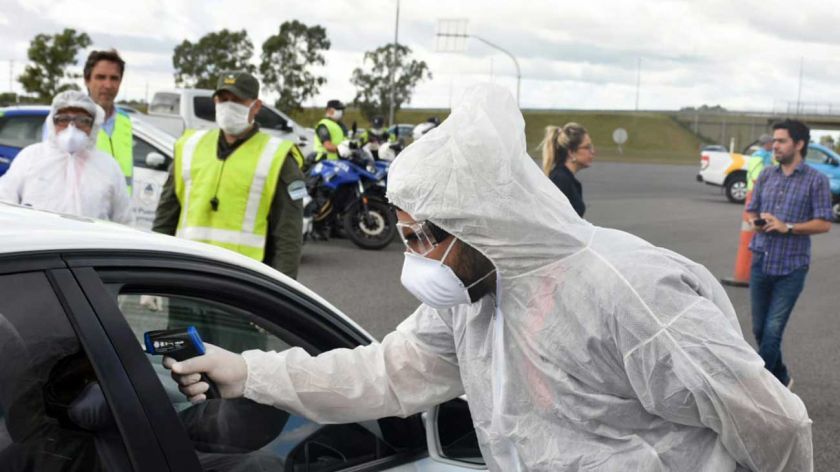 Día récord de coronavirus: más de 900 nuevos casos suman un total de 18.319