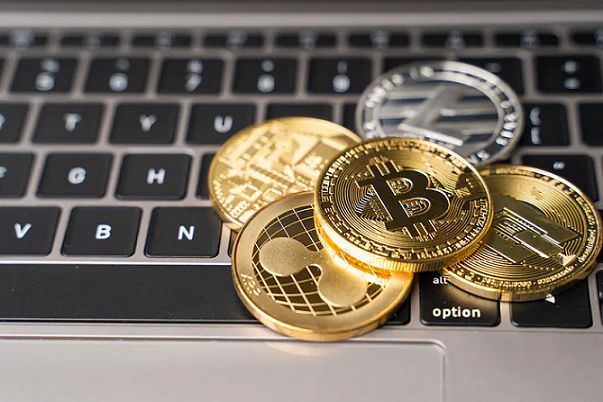Dólar cripto hoy: a cuánto cotiza el único tipo de cambio que opera este lunes feriado
