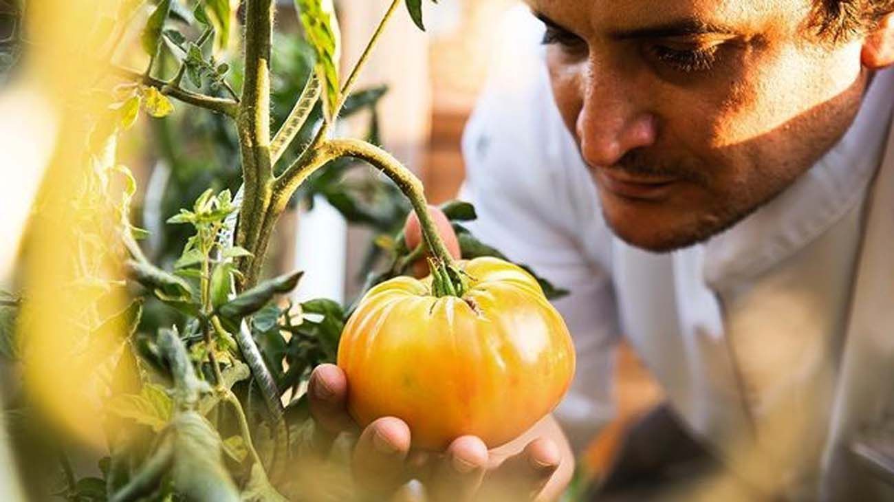 Mauro Colagreco, el chef argentino que confía su menú a la Luna