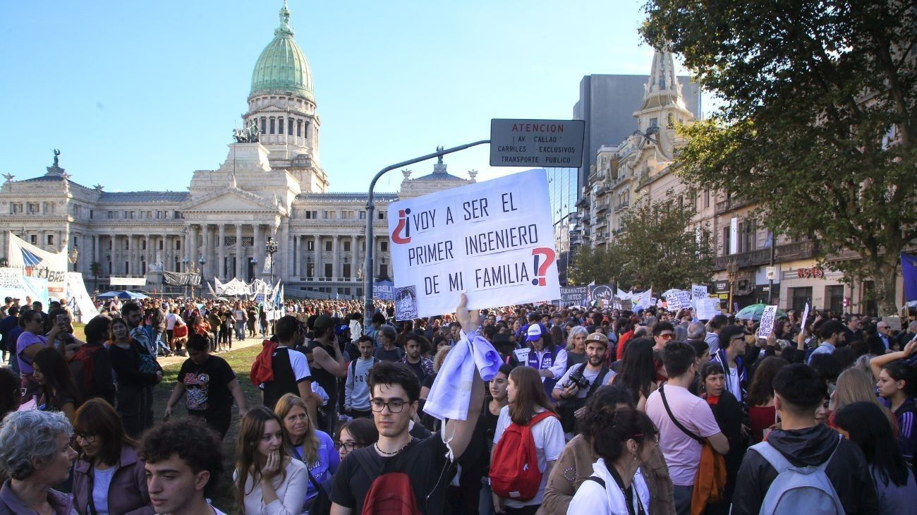 Presión universitaria para que la oposición rechace el veto de Milei
