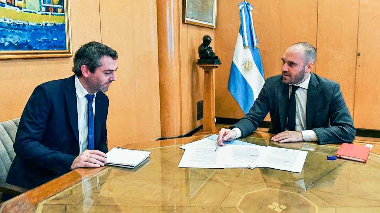 Hang se va de Comercio Interior a sólo 44 días de haber asumido y entra Martín Pollera