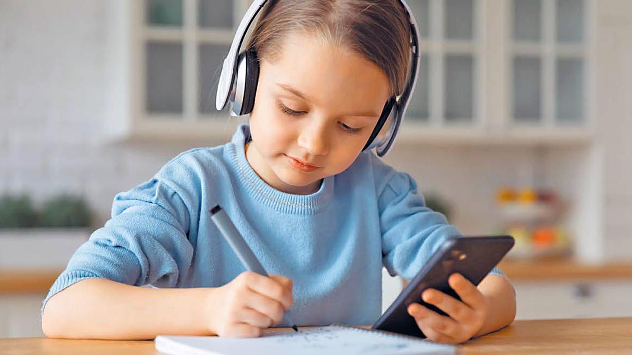 El 90% de los docentes usan el celular para enseñar