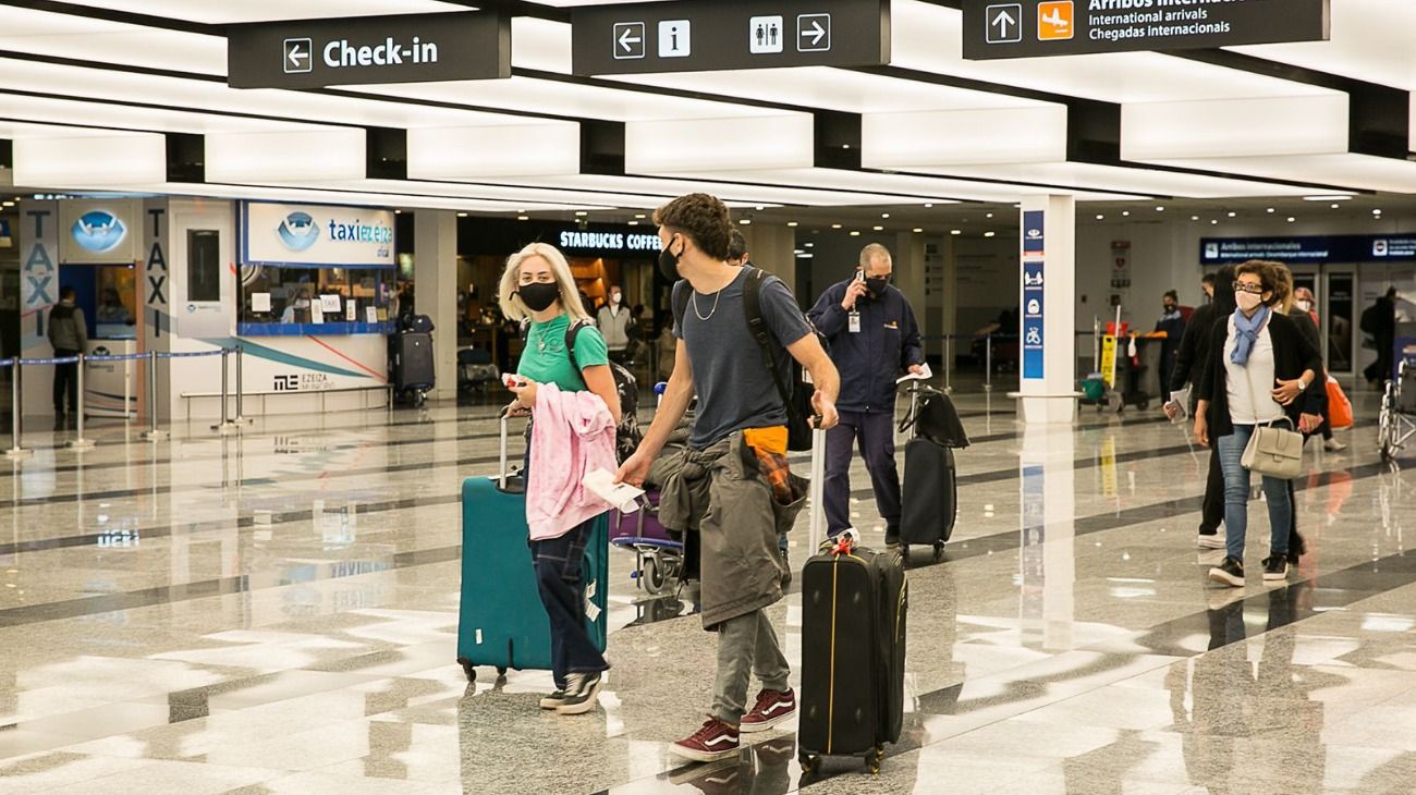 Dólar turista: punto por punto cómo afecta la nueva medida los pagos en el exterior