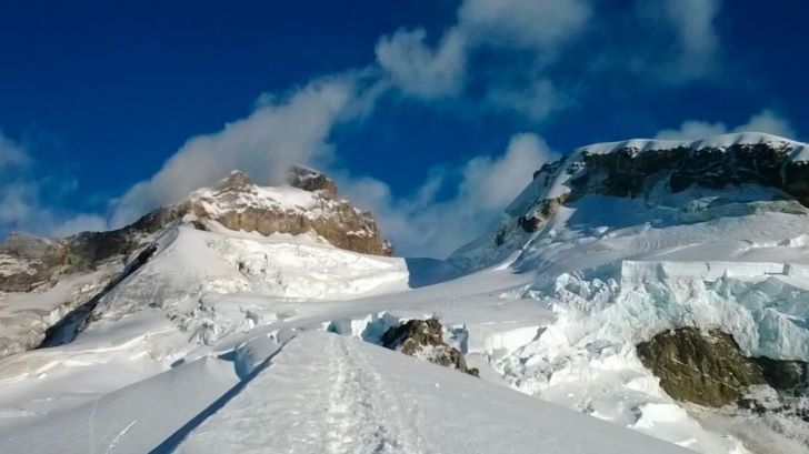 Rescataron con vida al montañista desaparecido en el Cerro Lopez: por milagro pudo hacer una llamada