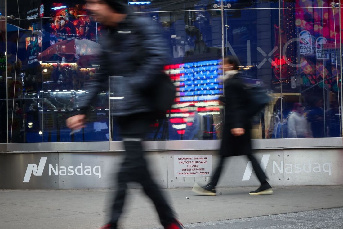 El crudo cedió pero las bolsas operan cautas en el cierre de una semana con el petróleo como protagonista