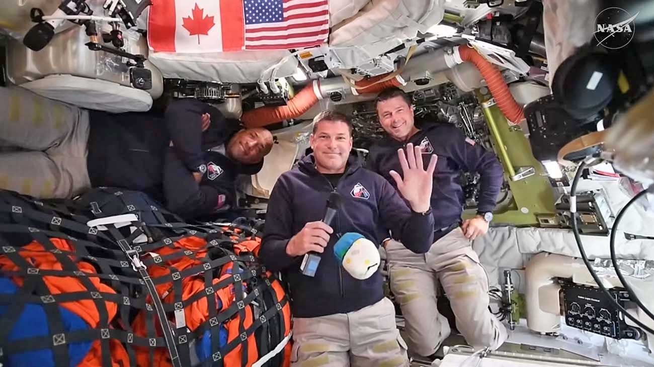 La nave Orion se prepara para sobrevolar mañana la Luna