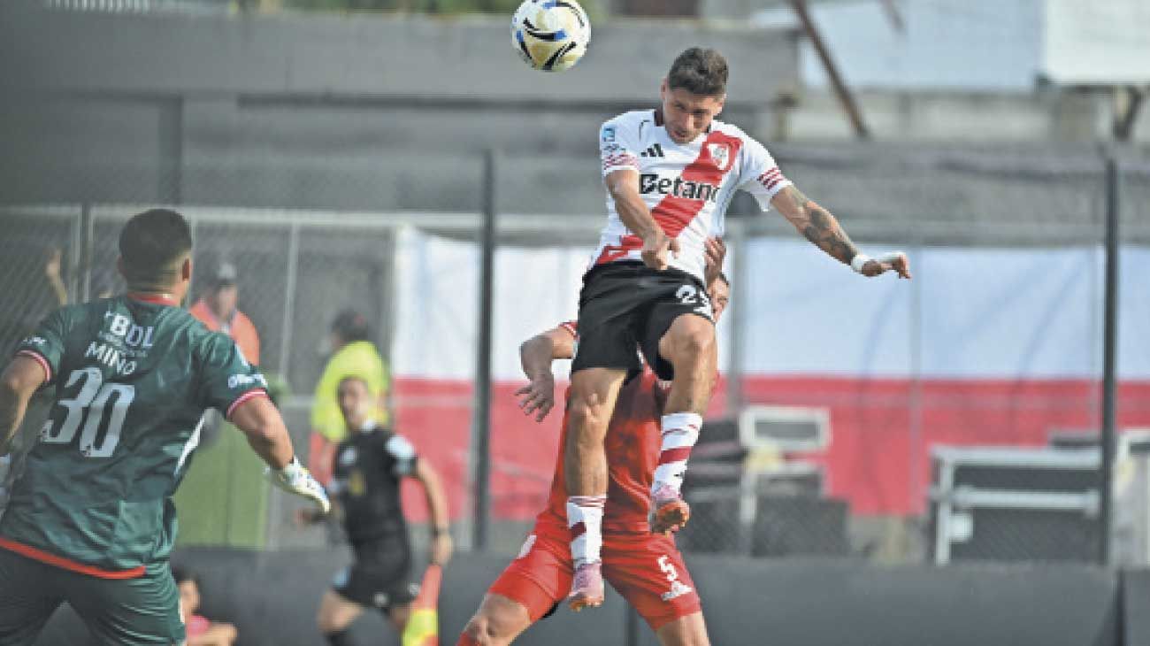A River le alcanzó su jerarquía para ganarle a Barracas como visitante
