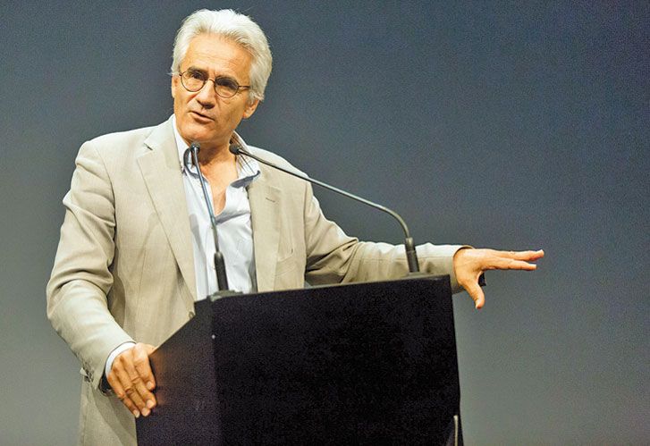 Frente al pobrismo de la política, el remedio de la filosofía