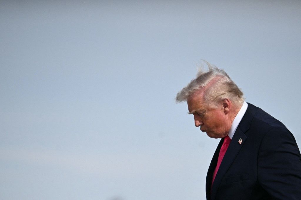 La fe que no convence: el 70% de los estadounidenses cree que Trump no es religioso, el valor más alto desde 2020