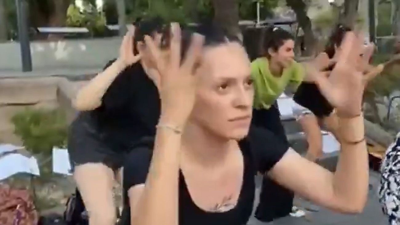 Una performance de baile feminista apuntó contra Milei, Trump y Elon Musk: las críticas de los referentes libertarios