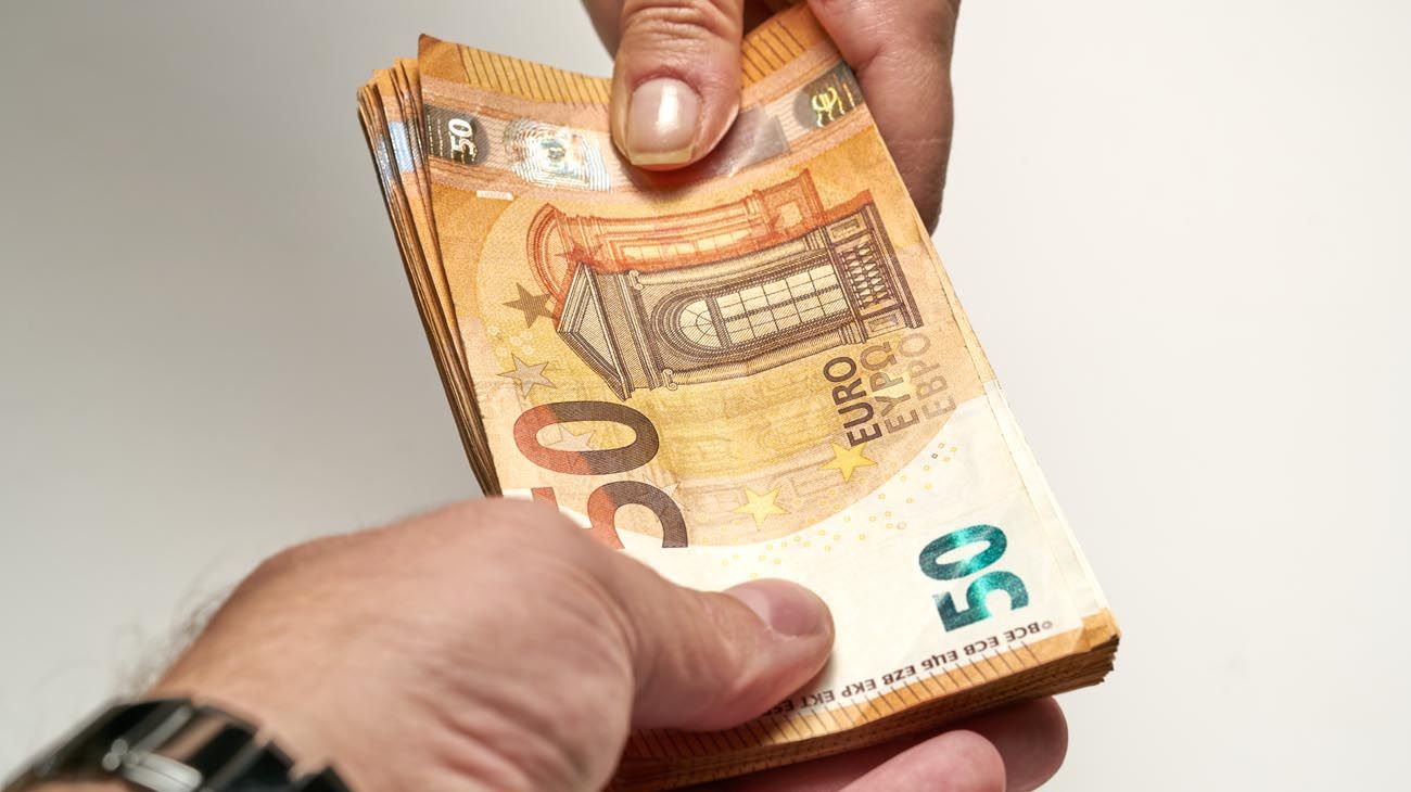 A cuánto cerró el euro blue este jueves 10 de agosto de 2023
