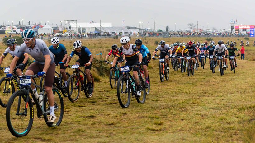 Con más de 5.500 ciclistas, el Desafío Río Pinto marcó un nuevo récord en La Cumbre