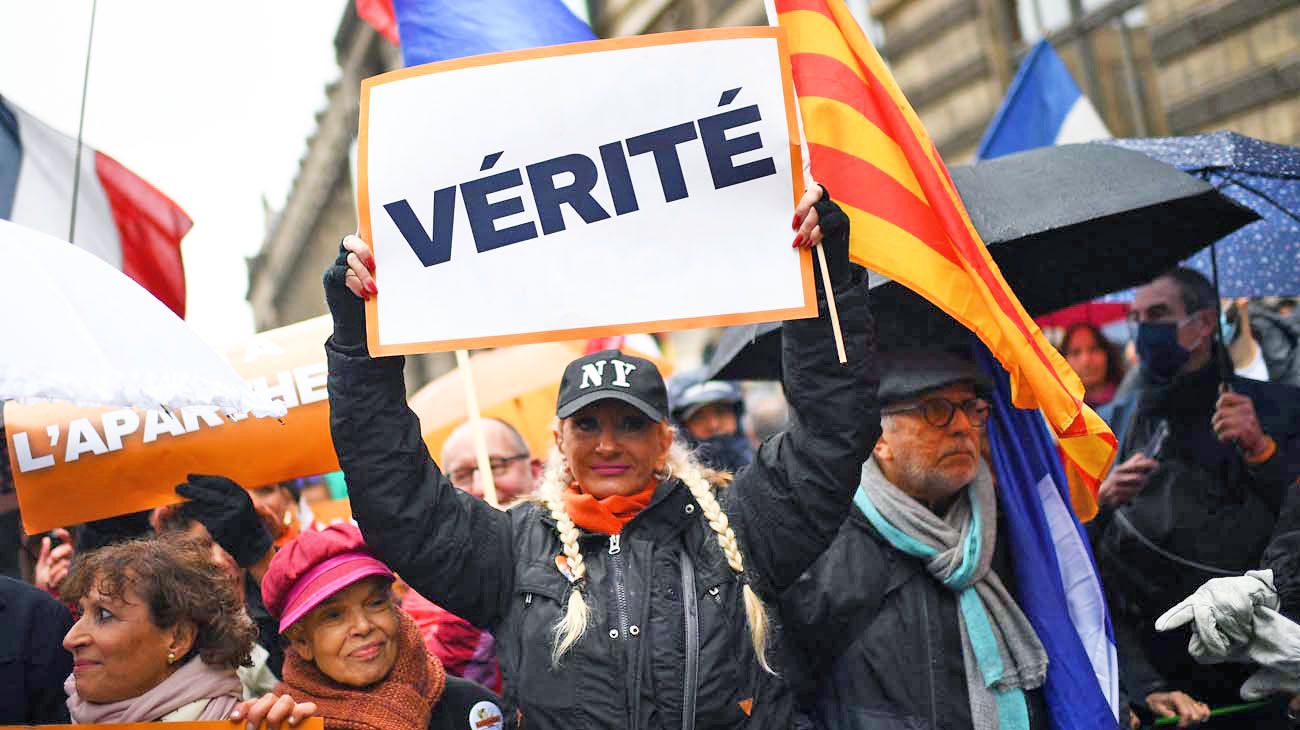 Marchas masivas contra las restricciones sacuden a Europa