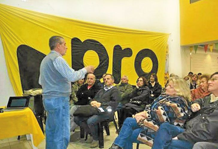 Polémica por una campaña de ‘docentes voluntarios’