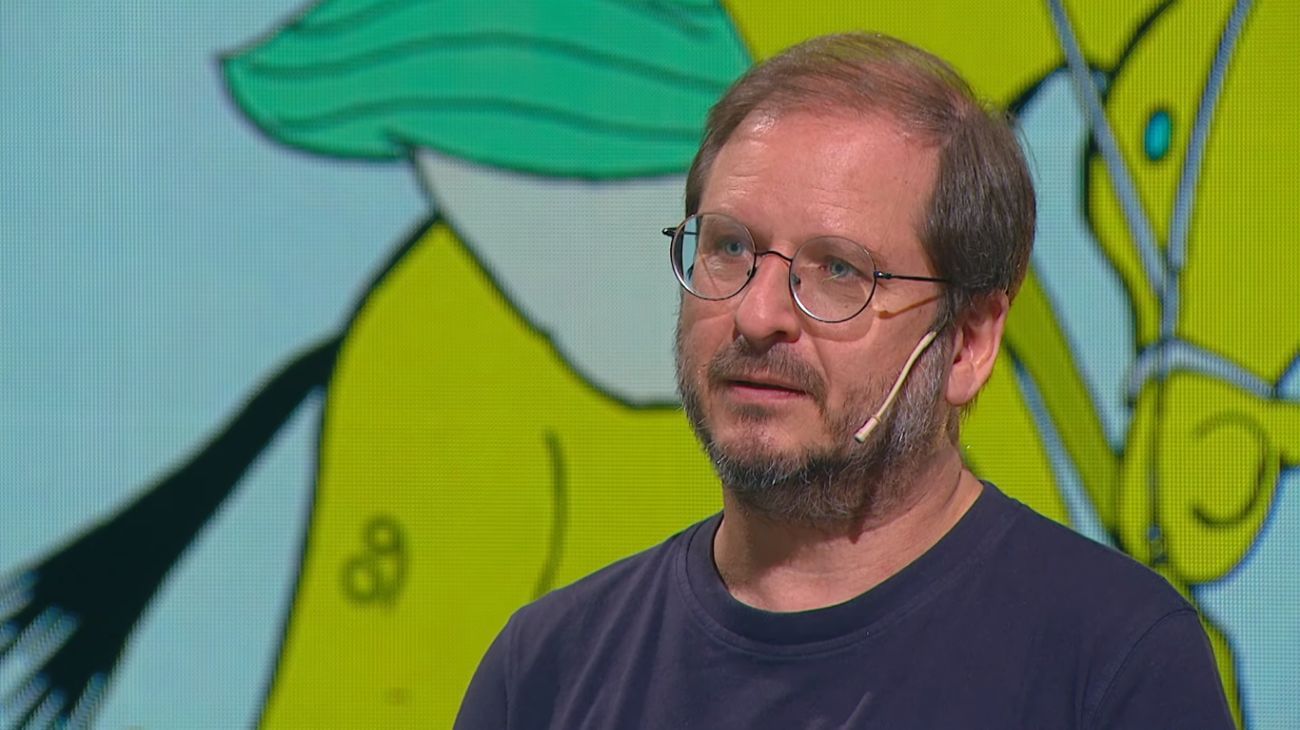 La rebelión de Martín Kohan en defensa del teléfono, de la tradición oral y de la palabra plena