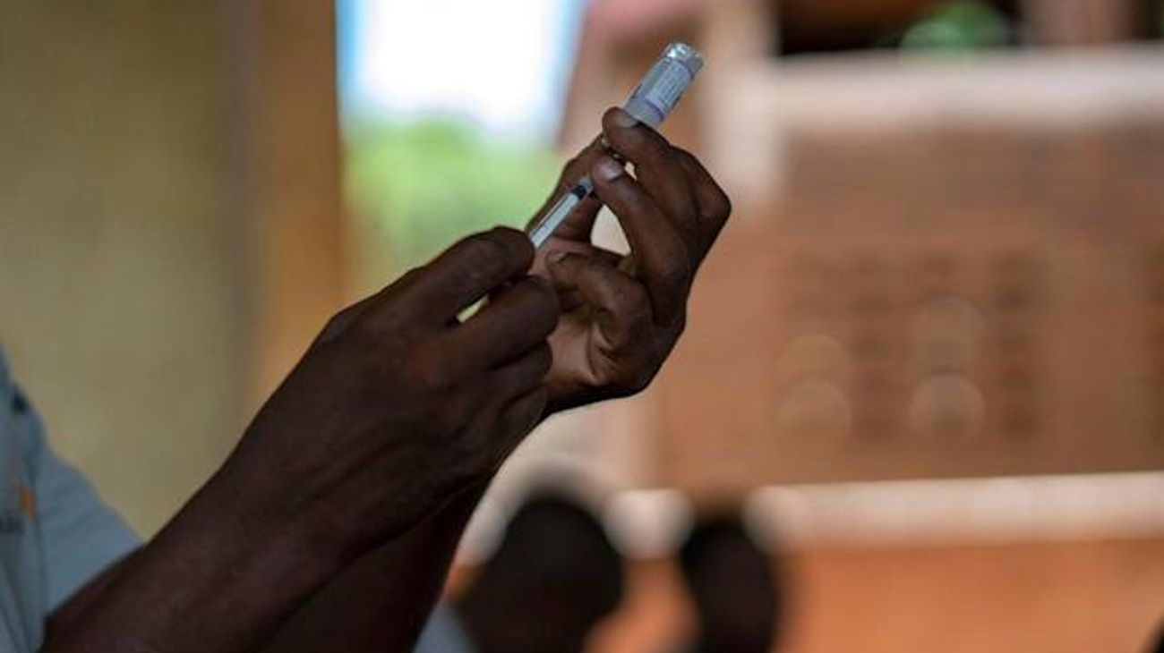 La primera vacuna contra la malaria avanza tras varias décadas de trabajo