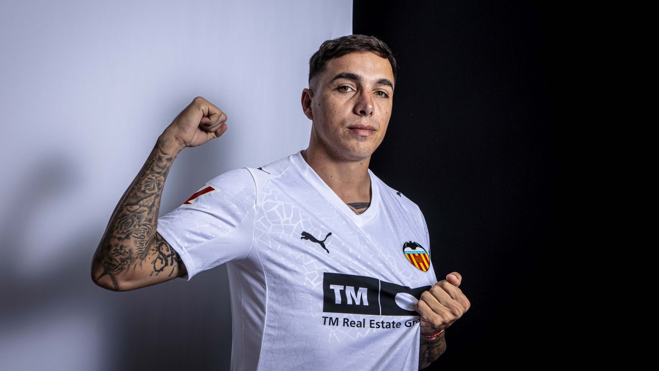 Renzo Saravia llegó al club español que más ama a los cordobeses