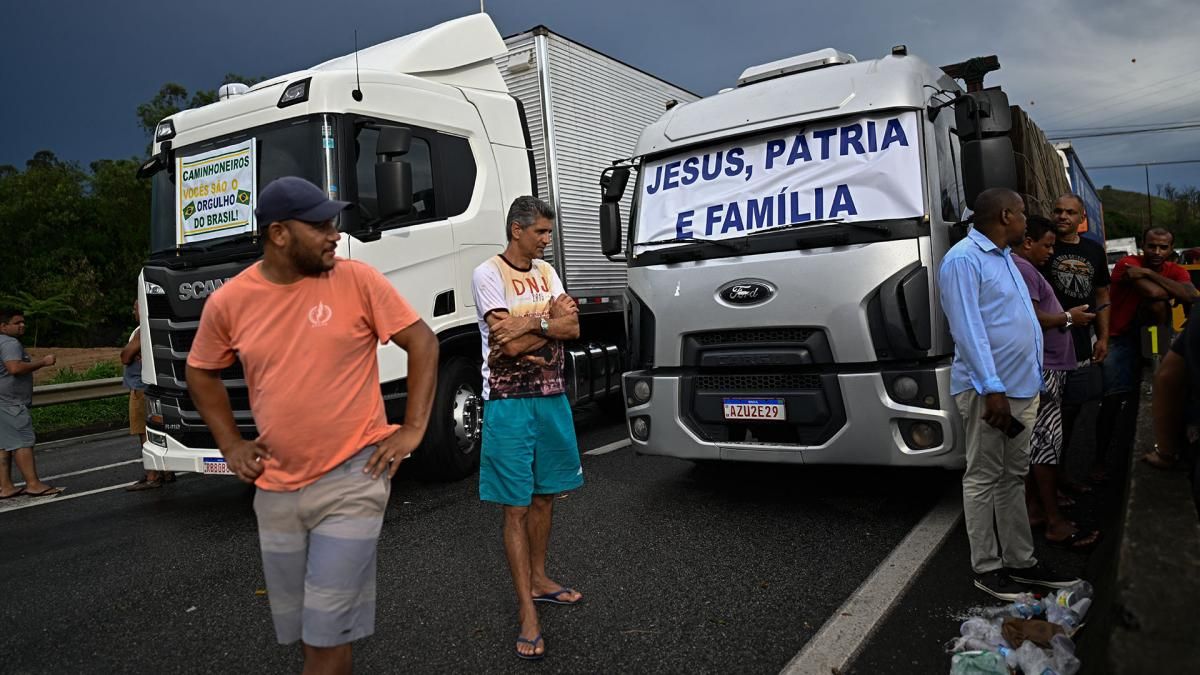 Brasil: habló Bolsonaro y comenzaron a perder fuerza las protestas de los camioneros