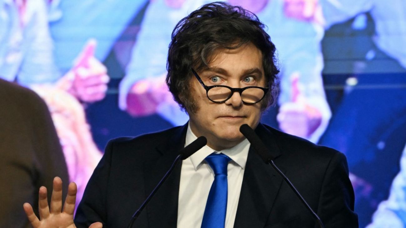 El fin de semana salvaje de Javier Milei en X: más de 900 ataques al periodismo, insultos y teorías de "asociación ilícita"