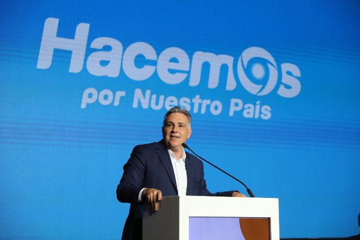Llaryora apuesta fuerte por Schiaretti y empieza a jugar su propio partido