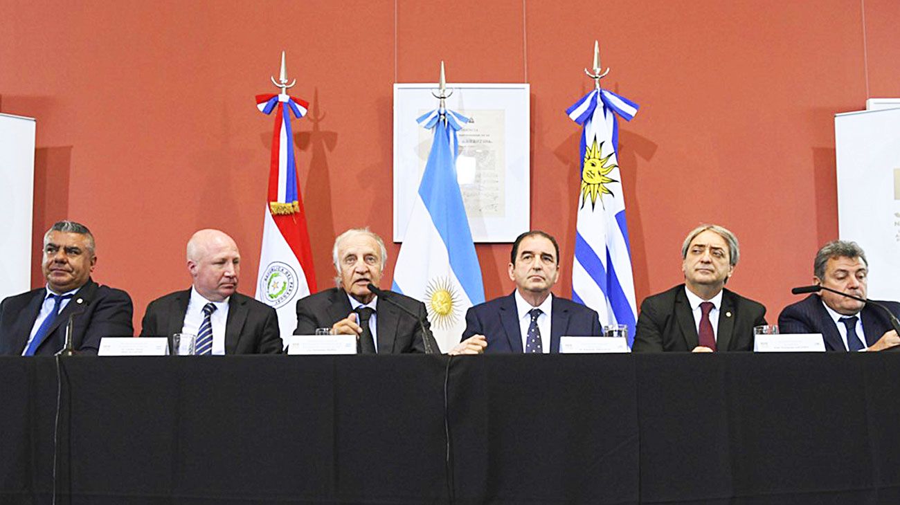 Pese al rumor, la candidatura sigue