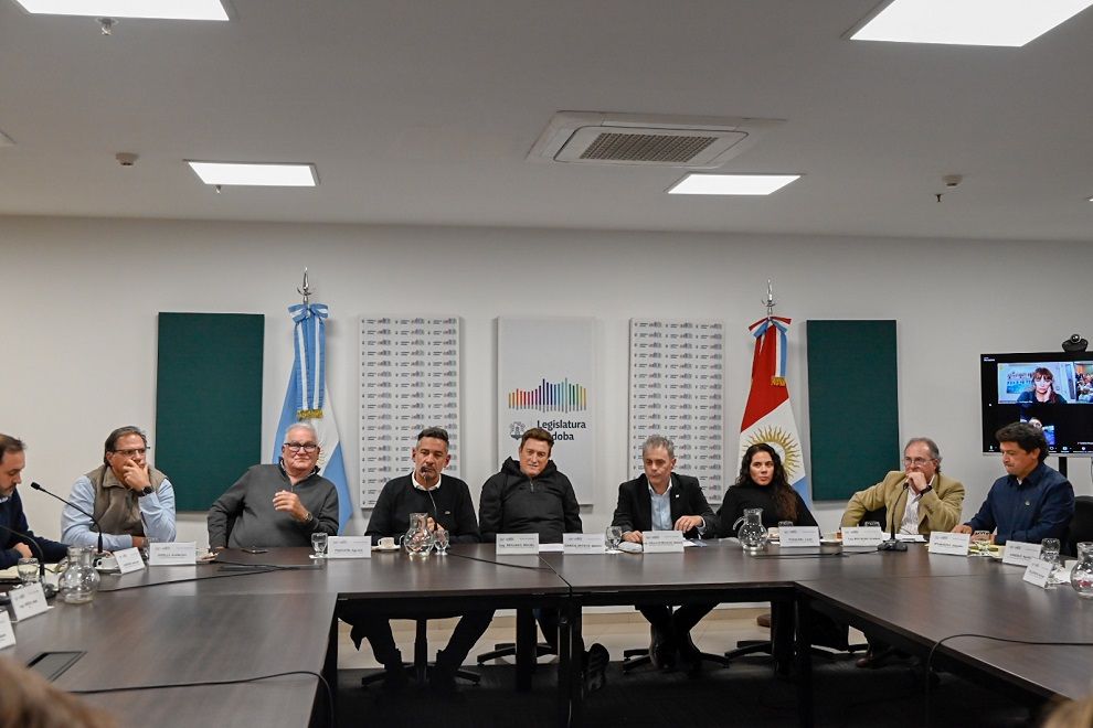 Tercer capítulo de la avanzada de Llaryora en reclamo a Milei, con foco en Diputados