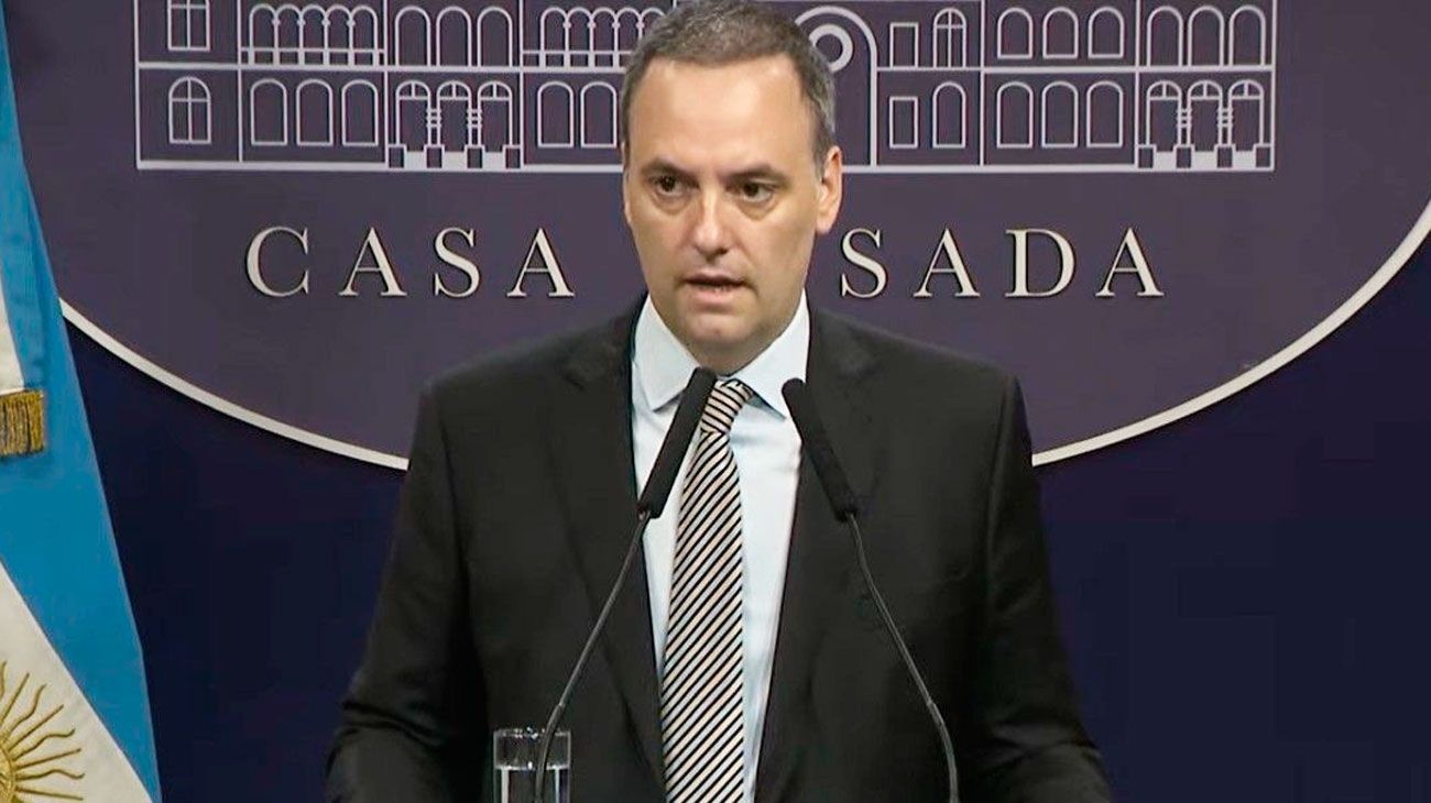 Vocero presidencial: cómo ve la gente la imagen y desempeño de Manuel Adorni