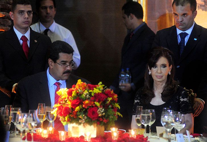 Macri le quitará la orden de San Martín que Cristina había otorgado a Maduro