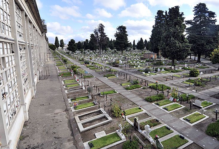 Chacarita: planean hacer más plazas en tierras del cementerio
